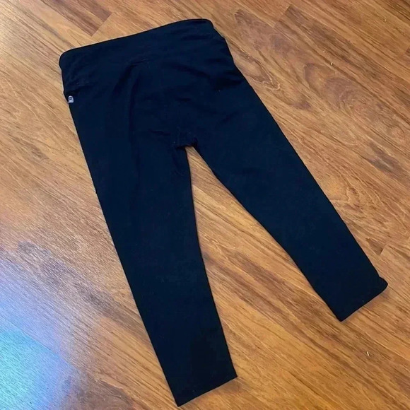 Fabletics Pants - Fabletics Black Crop leggings